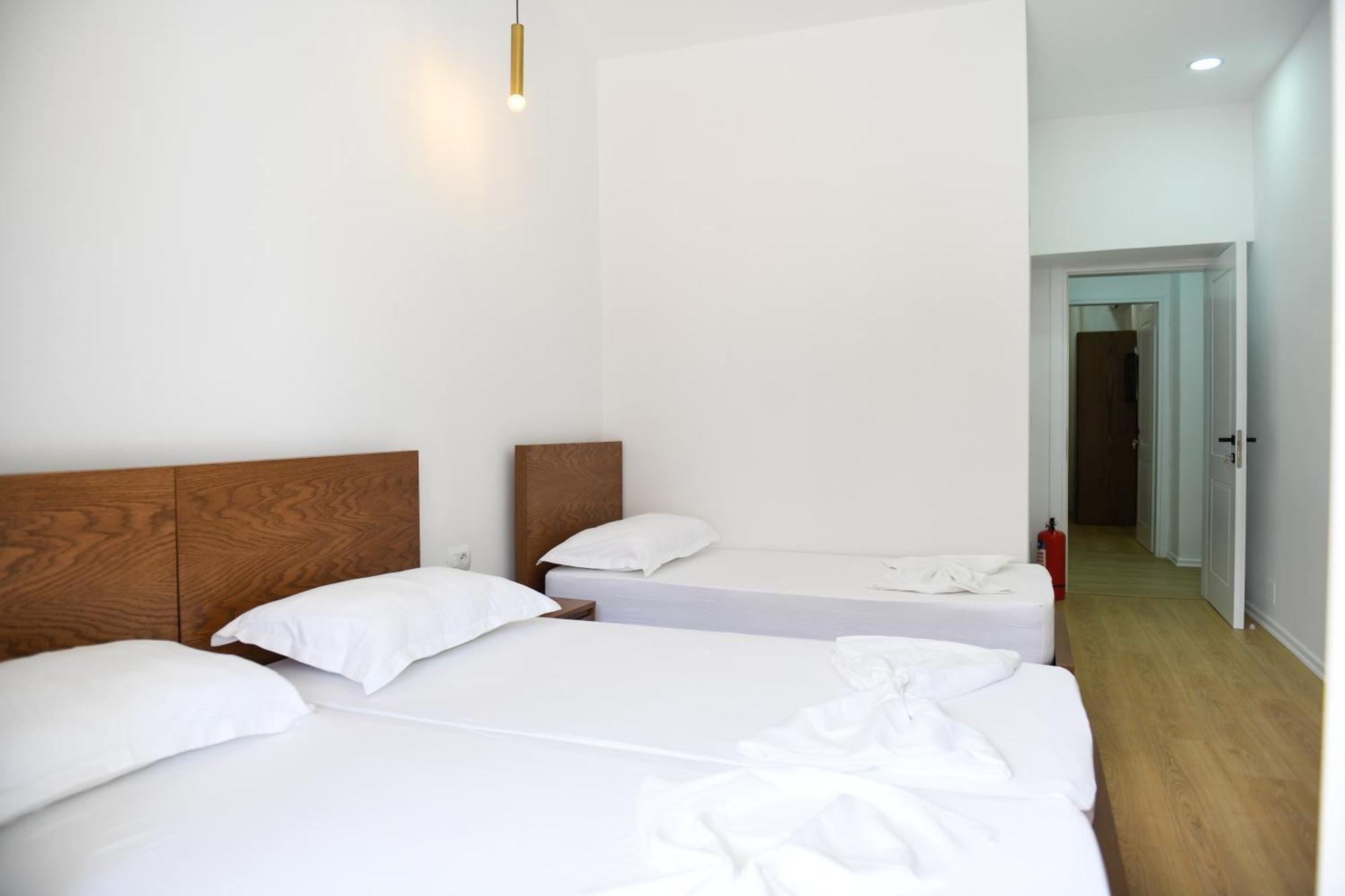 Guest House Cela City Centre Berat Exterior foto